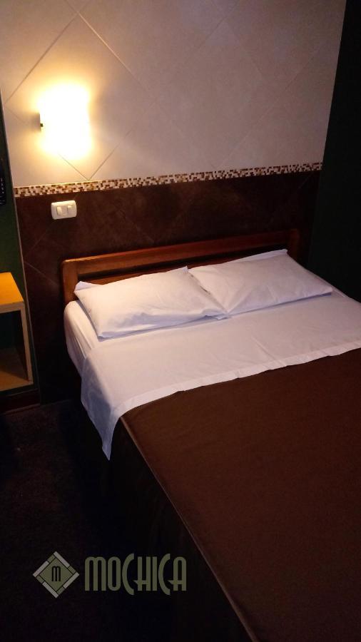 Hostal Residencial Mochica Lima Zewnętrze zdjęcie